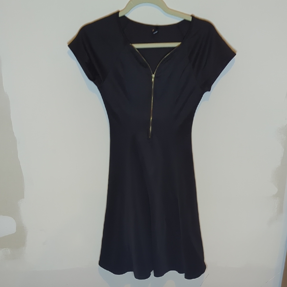 BLACKHEART ZIP FRONT LITTLE BLACK DRESS SIZE SMALL